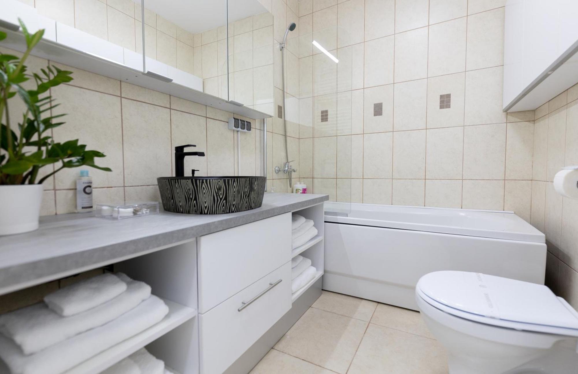Obor Central Oasis --Secured Parking Nearby --Self Check-In-- 1Min Metro Station Boekarest Buitenkant foto